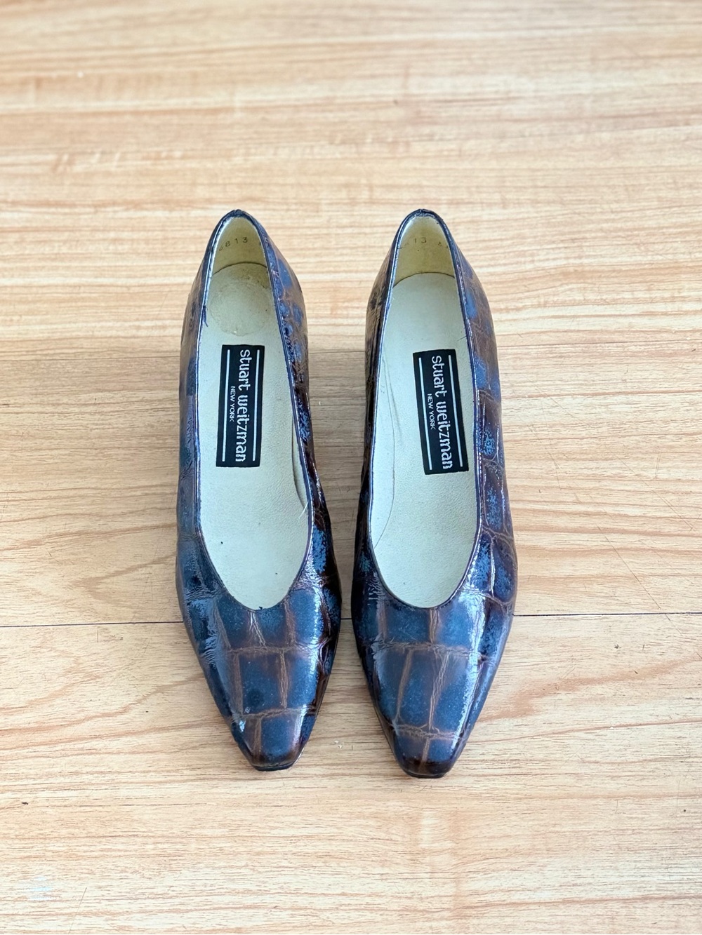 Stuart Weitzman Brown Black Croc-Embossed Leather Women's Kitten Heels